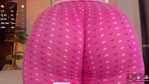 Snapshot of fay_miller2 chatting on 12-20-24, 12:52 welcome to my world  online show from 12-20-24, 12:52