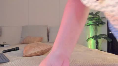 Snapshot of fay_miller2 chatting on 09-25-25, 01:09 welcome to my world  online show from 09-25-25, 01:09