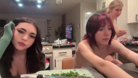 fayefinly online show from 12-04-25, 04:22