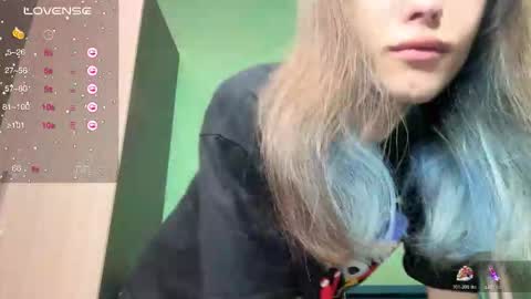 Snapshot of fcherthth chatting on 02-19-26, 03:52 Mark online show from 02-19-26, 03:52