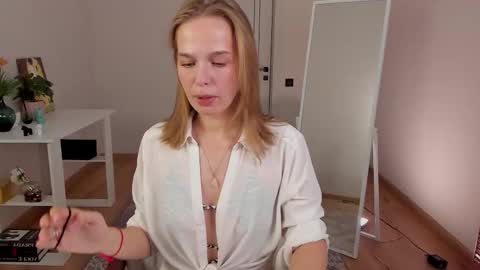 Snapshot of feel_our_vibe chatting on 10-05-25, 06:45 Daniela online show from 10-05-25, 06:45