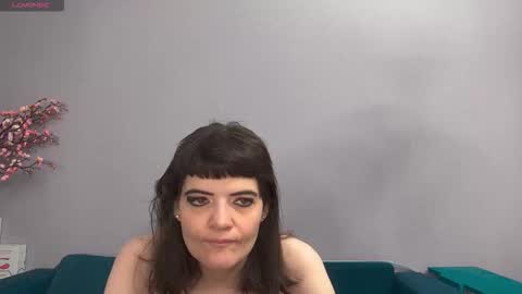 Laura online show from 10-27-25, 06:17