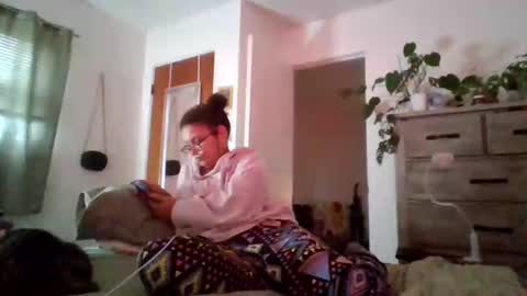 Soley online show from 11-18-25, 07:29