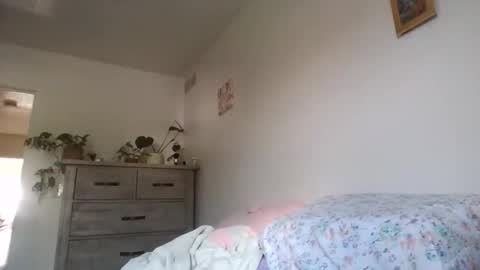 Soley online show from 05-19-26, 09:54