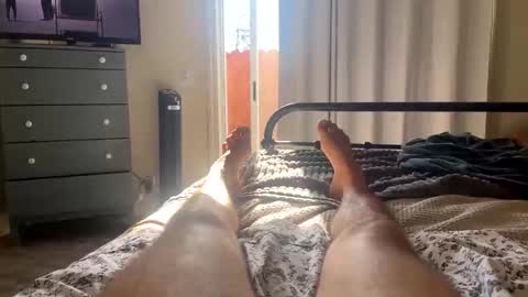 Snapshot of feetomines chatting on 10-11-25, 04:38 FEETOMINES online show from 10-11-25, 04:38