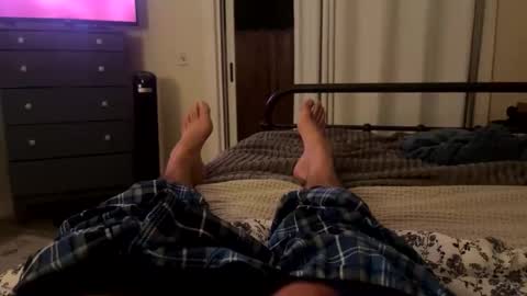 Snapshot of feetomines chatting on 10-15-25, 02:33 FEETOMINES online show from 10-15-25, 02:33