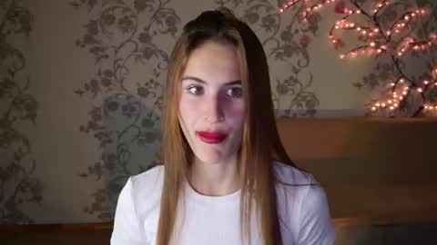 Snapshot of felicia_lav chatting on 06-17-26, 06:42 Frida online show from 06-17-26, 06:42