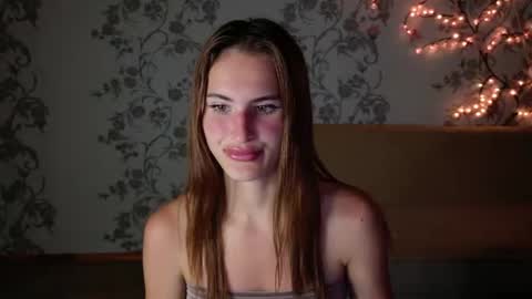 Snapshot of felicia_lav chatting on 06-18-26, 07:18 Frida online show from 06-18-26, 07:18
