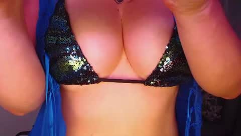 Snapshot of feliciagold chatting on 06-18-26, 12:44 FeliciaGold online show from 06-18-26, 12:44