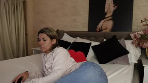 Snapshot of feliciakrige chatting on 05-19-26, 08:04 FeliciaKrige online show from 05-19-26, 08:04