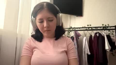 Candy online show from 04-21-26, 02:12