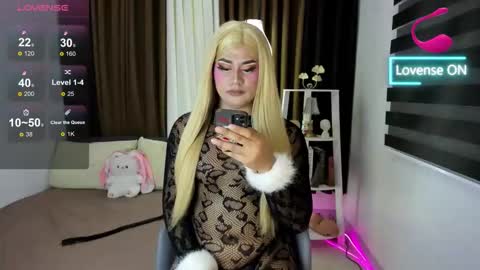 Snapshot of felicity_finley chatting on 03-07-26, 04:15 FELLY online show from 03-07-26, 04:15