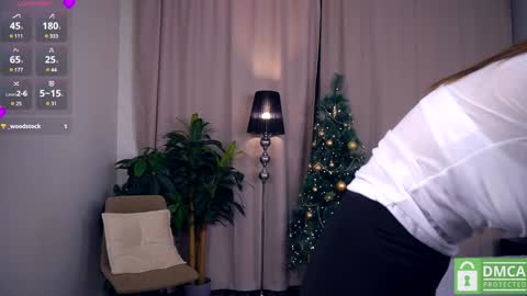 Snapshot of felissiany chatting on 12-26-24, 04:21 Hello im Nova online show from 12-26-24, 04:21