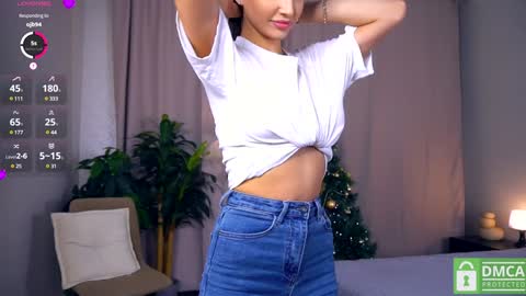 Snapshot of felissiany chatting on 12-28-24, 04:30 Hello im Nova online show from 12-28-24, 04:30