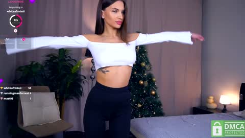 Snapshot of felissiany chatting on 01-05-25, 04:36 Hello im Nova online show from 01-05-25, 04:36