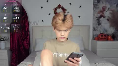 Felix online show from 10-15-25, 04:07