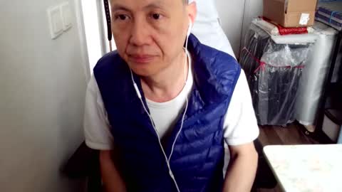 Snapshot of felixlau chatting on 12-20-25, 03:24 felixlau online show from 12-20-25, 03:24
