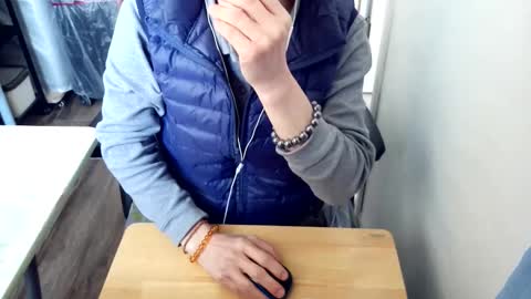 Snapshot of felixlau chatting on 01-07-26, 04:37 felixlau online show from 01-07-26, 04:37