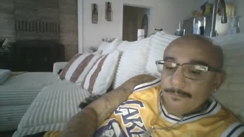 Snapshot of felixrlarios25 chatting on 07-21-26, 05:15 felixrlarios25 online show from 07-21-26, 05:15