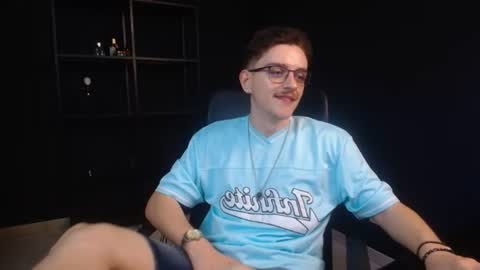 Snapshot of felixstark chatting on 06-11-26, 04:43 FelixStark online show from 06-11-26, 04:43