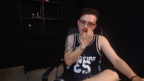 Snapshot of felixstark chatting on 06-12-26, 05:39 FelixStark online show from 06-12-26, 05:39