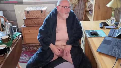 Adam online show from 04-30-26, 07:47