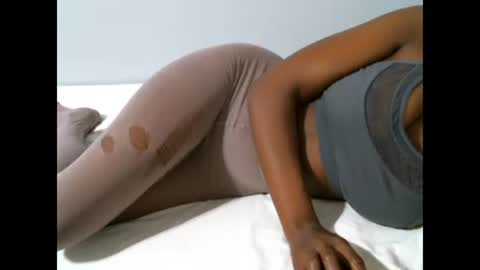 Snapshot of femaqueen chatting on 02-23-25, 02:35 Navil online show from 02-23-25, 02:35