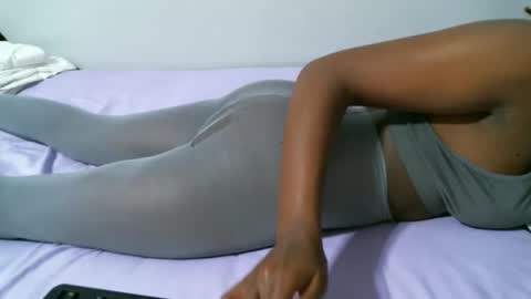 Snapshot of femaqueen chatting on 09-30-25, 06:35 Navil online show from 09-30-25, 06:35