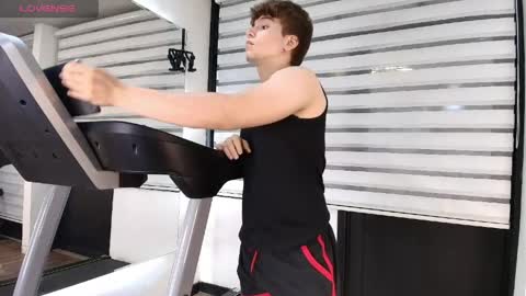 Femboy Max online show from 05-15-26, 12:23