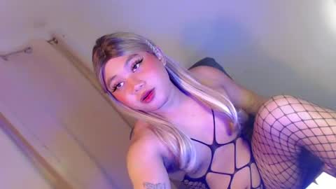 femboy_veronica online show from 06-25-26, 09:19