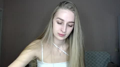Snapshot of femkedejager chatting on 02-12-26, 11:11 Femke online show from 02-12-26, 11:11