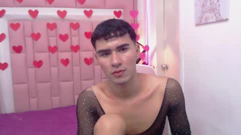 Snapshot of fenix19_ chatting on 02-13-25, 05:16 IM FENIX online show from 02-13-25, 05:16