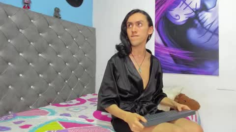 Snapshot of fenix_karoll chatting on 10-01-25, 11:11 Karol online show from 10-01-25, 11:11