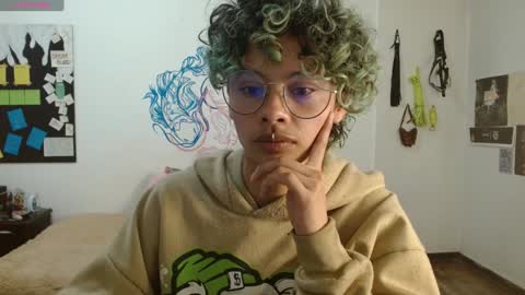 Snapshot of fenixmfx chatting on 01-13-25, 10:13 Fenix online show from 01-13-25, 10:13