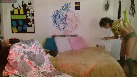 Snapshot of fenixmfx chatting on 01-14-25, 05:12 Fenix online show from 01-14-25, 05:12