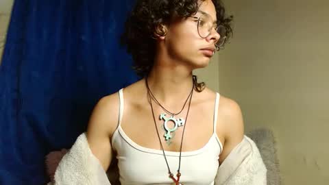 Snapshot of fenixmfx chatting on 10-24-25, 01:57 Fenix online show from 10-24-25, 01:57