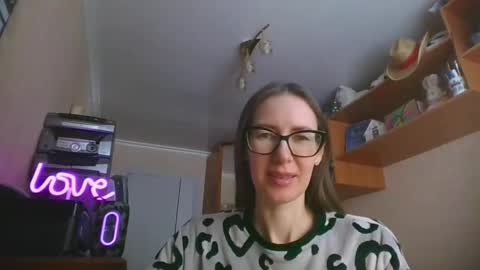 Snapshot of feraliss chatting on 02-04-26, 10:43 feraliss online show from 02-04-26, 10:43