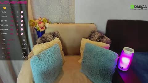 Snapshot of ferallberrys chatting on 10-16-25, 10:27 Milana online show from 10-16-25, 10:27