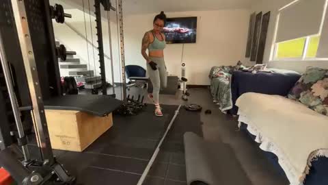 fergiecienta online show from 10-20-25, 12:16