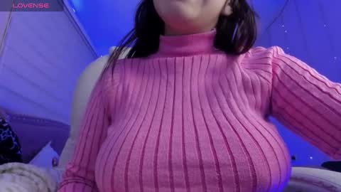 Snapshot of fernandadiaz05 chatting on 02-16-25, 10:21 Fernanda Diaz online show from 02-16-25, 10:21