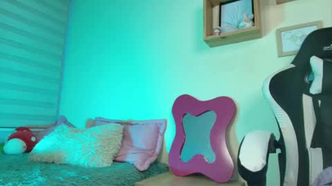 Snapshot of fernandadiaz05 chatting on 03-05-25, 08:00 Fernanda Diaz online show from 03-05-25, 08:00