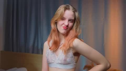 Snapshot of fernandafurfey chatting on 03-05-26, 01:12 Rachel online show from 03-05-26, 01:12