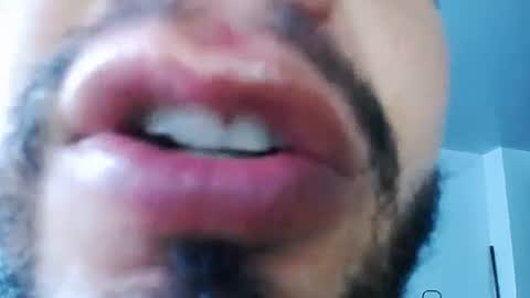 Snapshot of fernandoquindiano chatting on 11-06-25, 12:50 Samuel online show from 11-06-25, 12:50