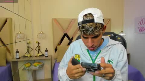 Snapshot of ferphoenix_ chatting on 11-09-25, 03:16 FER PHOENIX online show from 11-09-25, 03:16