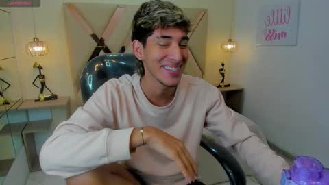 Snapshot of ferphoenix_ chatting on 11-21-25, 03:49 FER PHOENIX online show from 11-21-25, 03:49