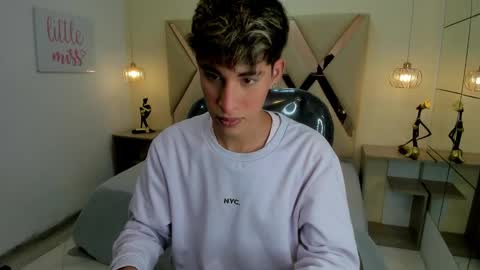 Snapshot of ferphoenix_ chatting on 01-17-26, 03:11 FER PHOENIX online show from 01-17-26, 03:11