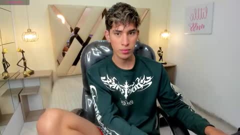 Snapshot of ferphoenix_ chatting on 01-19-26, 03:21 FER PHOENIX online show from 01-19-26, 03:21