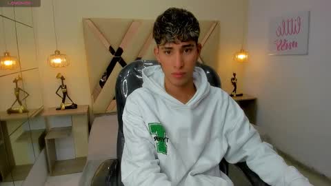 Snapshot of ferphoenix_ chatting on 02-20-26, 11:54 FER PHOENIX online show from 02-20-26, 11:54