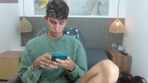 Snapshot of ferphoenix_ chatting on 02-26-26, 04:00 FER PHOENIX online show from 02-26-26, 04:00