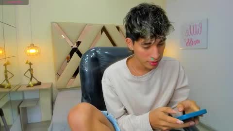 Snapshot of ferphoenix_ chatting on 03-07-26, 03:47 FER PHOENIX online show from 03-07-26, 03:47